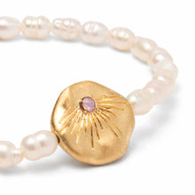 Load image into Gallery viewer, Pearl Affirmation Bracelet - Love/Gold