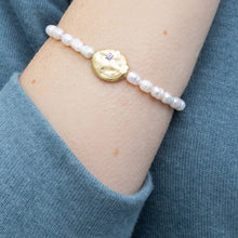 Load image into Gallery viewer, Pearl Affirmation Bracelet - Protection/Gold