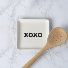 Load image into Gallery viewer, XOXO (Saying) Dish