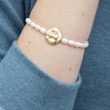 Load image into Gallery viewer, Pearl Affirmation Bracelet - Love/Gold