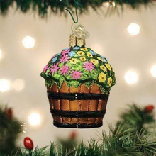 Load image into Gallery viewer, Whiskey Barrel With Flowers Ornament